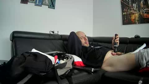 Sebastian online show from 01-04-25, 11:54