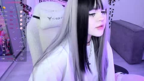 Selena  online show from 11-10-25, 05:39