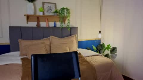 Call me S E L E N A   online show from 03-30-26, 07:04