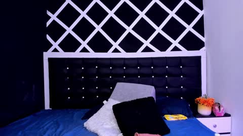 Snapshot of selena_castillo chatting on 01-12-25, 06:06 Selena online show from 01-12-25, 06:06