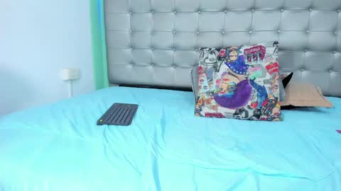 Snapshot of selena_castillo chatting on 01-15-25, 05:19 Selena online show from 01-15-25, 05:19