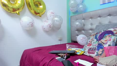 Snapshot of selena_castillo chatting on 01-28-25, 04:08 Selena online show from 01-28-25, 04:08