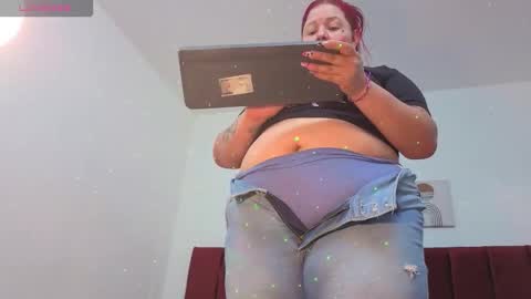 Snapshot of selena_castillo chatting on 10-05-25, 12:47 Selena online show from 10-05-25, 12:47