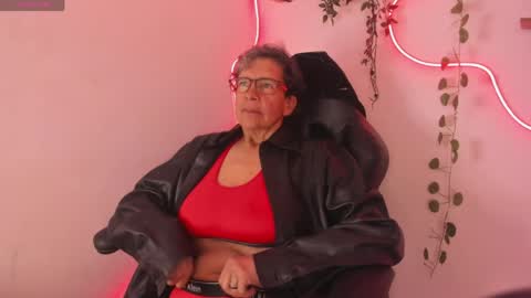Snapshot of selena_ferreira chatting on 04-20-26, 11:13 Selena online show from 04-20-26, 11:13