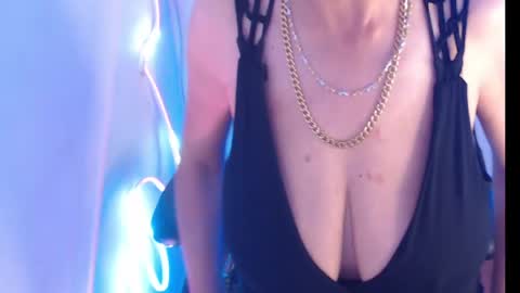 Snapshot of selena_ferreira chatting on 05-11-26, 02:45 Selena online show from 05-11-26, 02:45