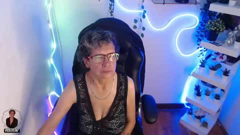Snapshot of selena_ferreira chatting on 05-15-26, 11:50 Selena online show from 05-15-26, 11:50