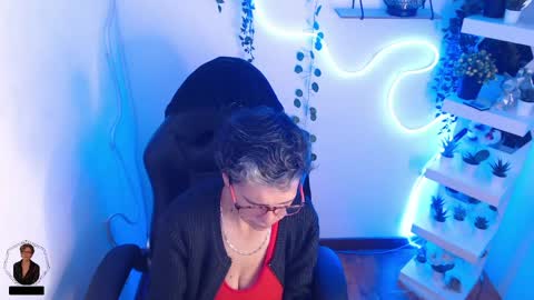 Snapshot of selena_ferreira chatting on 05-16-26, 11:31 Selena online show from 05-16-26, 11:31