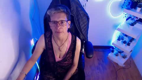 Selena online show from 06-18-26, 11:25