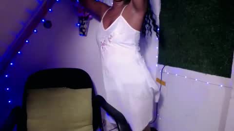 selena_fox2000 online show from 05-25-26, 05:19