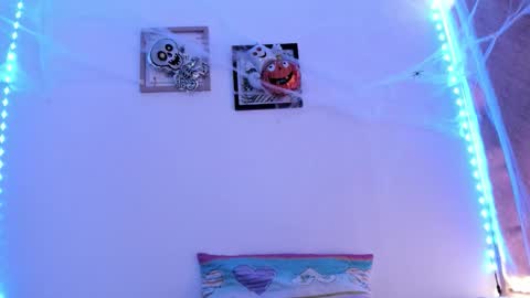 Karen online show from 10-29-25, 02:41