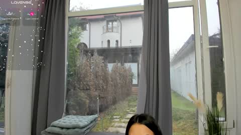 Snapshot of selena_reeves chatting on 01-31-25, 10:20 Selena online show from 01-31-25, 10:20