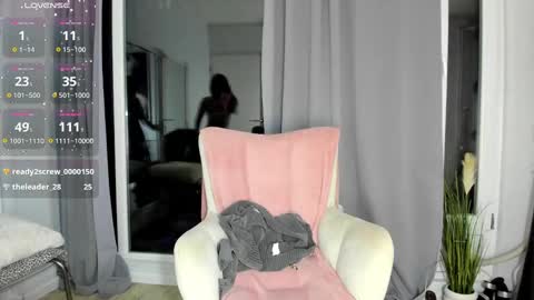 Snapshot of selena_reeves chatting on 02-27-25, 08:09 Selena online show from 02-27-25, 08:09