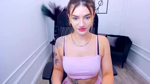 selenaemoore online show from 09-17-25, 04:58