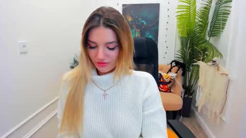 selenaemoore online show from 11-02-25, 08:22