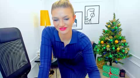 selenaemoore online show from 12-20-25, 05:25