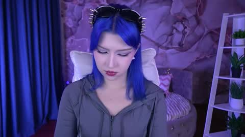 selenairis online show from 11-13-25, 09:47