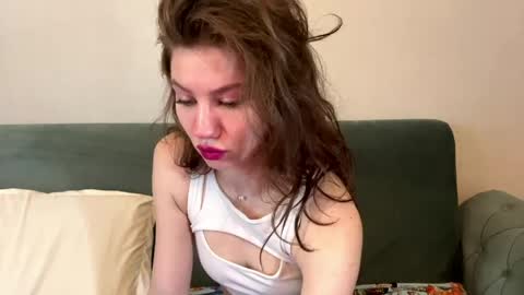 Snapshot of selenakiss_ chatting on 05-27-26, 03:36 Selena online show from 05-27-26, 03:36