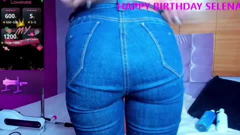 Snapshot of selenakyle92_ chatting on 02-01-25, 06:51 Selena online show from 02-01-25, 06:51