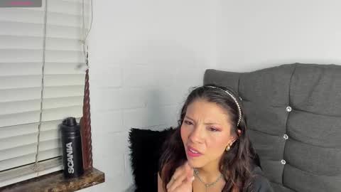 Snapshot of selenakyle92_ chatting on 11-26-25, 10:11 Selena online show from 11-26-25, 10:11