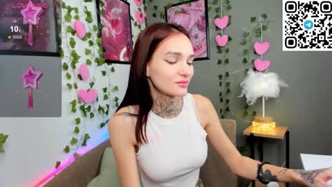 Selena online show from 09-26-25, 01:53