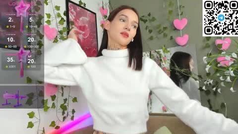 Selena online show from 10-08-25, 01:14