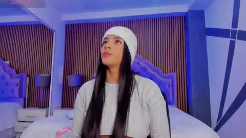 selenastonne online show from 09-18-25, 07:49