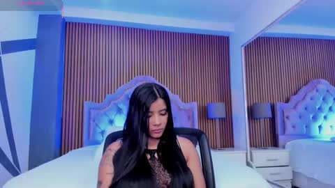 selenastonne online show from 10-27-25, 08:46