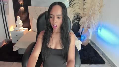 Snapshot of selene_diior chatting on 05-27-26, 10:23 selene_diior online show from 05-27-26, 10:23