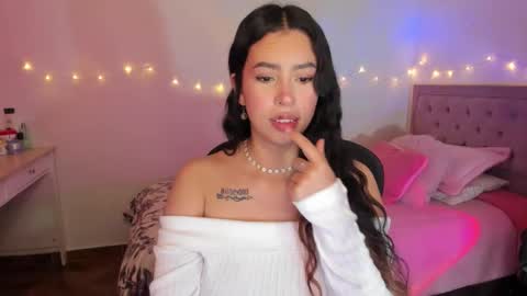 Snapshot of selene_e chatting on 12-16-25, 09:53 Karol. online show from 12-16-25, 09:53