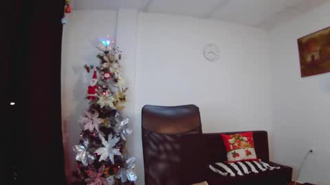 Snapshot of selene_fortuna chatting on 12-16-24, 01:21 Selene Fortuna online show from 12-16-24, 01:21