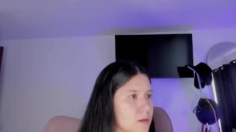 Snapshot of selene_king22 chatting on 09-15-25, 01:00 Alejandra online show from 09-15-25, 01:00