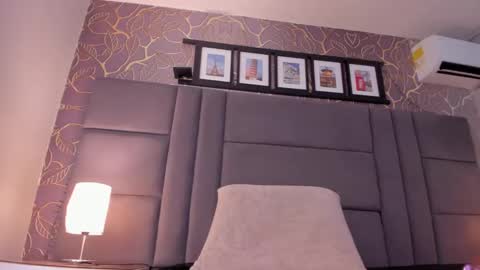 Selene online show from 02-14-25, 12:09