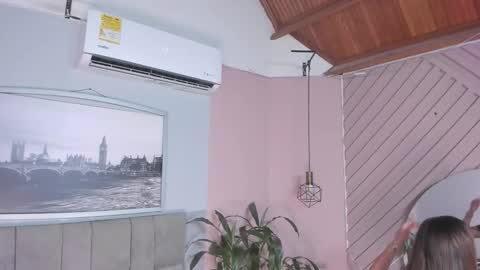 Selene online show from 09-18-25, 04:14