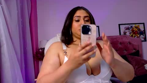 Selenee online show from 05-28-26, 11:29