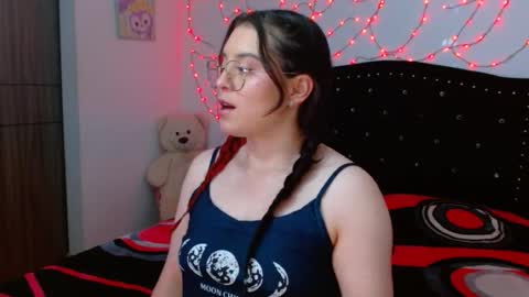 Selene G  online show from 11-20-25, 03:07