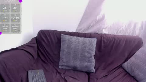 Snapshot of selenenoire chatting on 07-12-26, 12:07 Selene Noire online show from 07-12-26, 12:07
