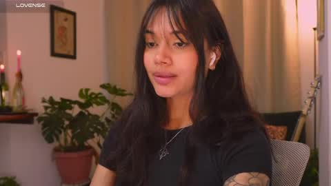 Snapshot of selenevaughan chatting on 05-12-26, 03:14 Selene online show from 05-12-26, 03:14