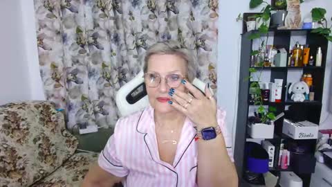 Snapshot of selenna57 chatting on 02-14-25, 07:33 Selenna online show from 02-14-25, 07:33