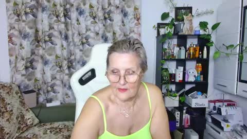 Snapshot of selenna57 chatting on 02-24-25, 06:36 Selenna online show from 02-24-25, 06:36