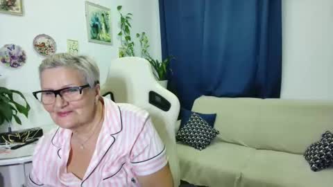 Snapshot of selenna57 chatting on 12-05-25, 08:27 Selenna online show from 12-05-25, 08:27