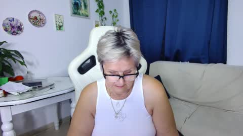 Snapshot of selenna57 chatting on 01-07-26, 06:21 Selenna online show from 01-07-26, 06:21