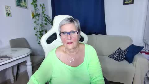 Snapshot of selenna57 chatting on 02-12-26, 07:09 Selenna online show from 02-12-26, 07:09