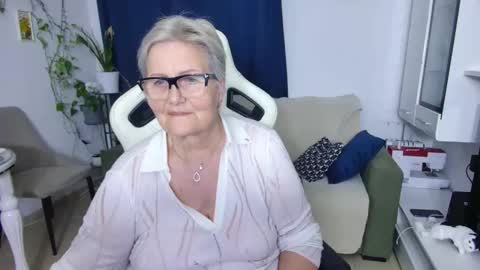 Selenna online show from 04-15-26, 07:58