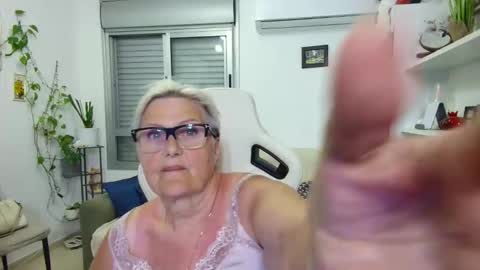 Snapshot of selenna57 chatting on 05-17-26, 05:09 Selenna online show from 05-17-26, 05:09