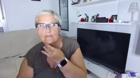Snapshot of selenna57 chatting on 06-07-26, 04:44 Selenna online show from 06-07-26, 04:44
