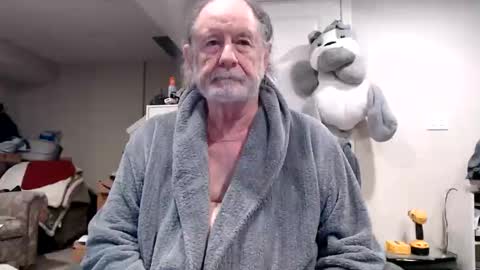 Snapshot of selkie2s chatting on 04-24-26, 06:43 selkie2s online show from 04-24-26, 06:43