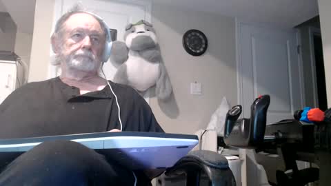 Snapshot of selkie2s chatting on 07-07-26, 01:41 selkie2s online show from 07-07-26, 01:41