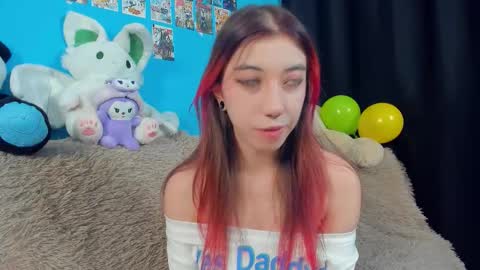 Snapshot of sell0n chatting on 12-19-25, 02:29 Mindy online show from 12-19-25, 02:29