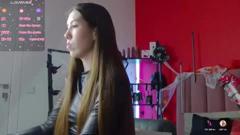 Snapshot of sellashine chatting on 10-20-25, 01:50 Nicole online show from 10-20-25, 01:50