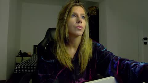 Snapshot of sellena_angel chatting on 05-10-26, 02:00 sellena_angel online show from 05-10-26, 02:00